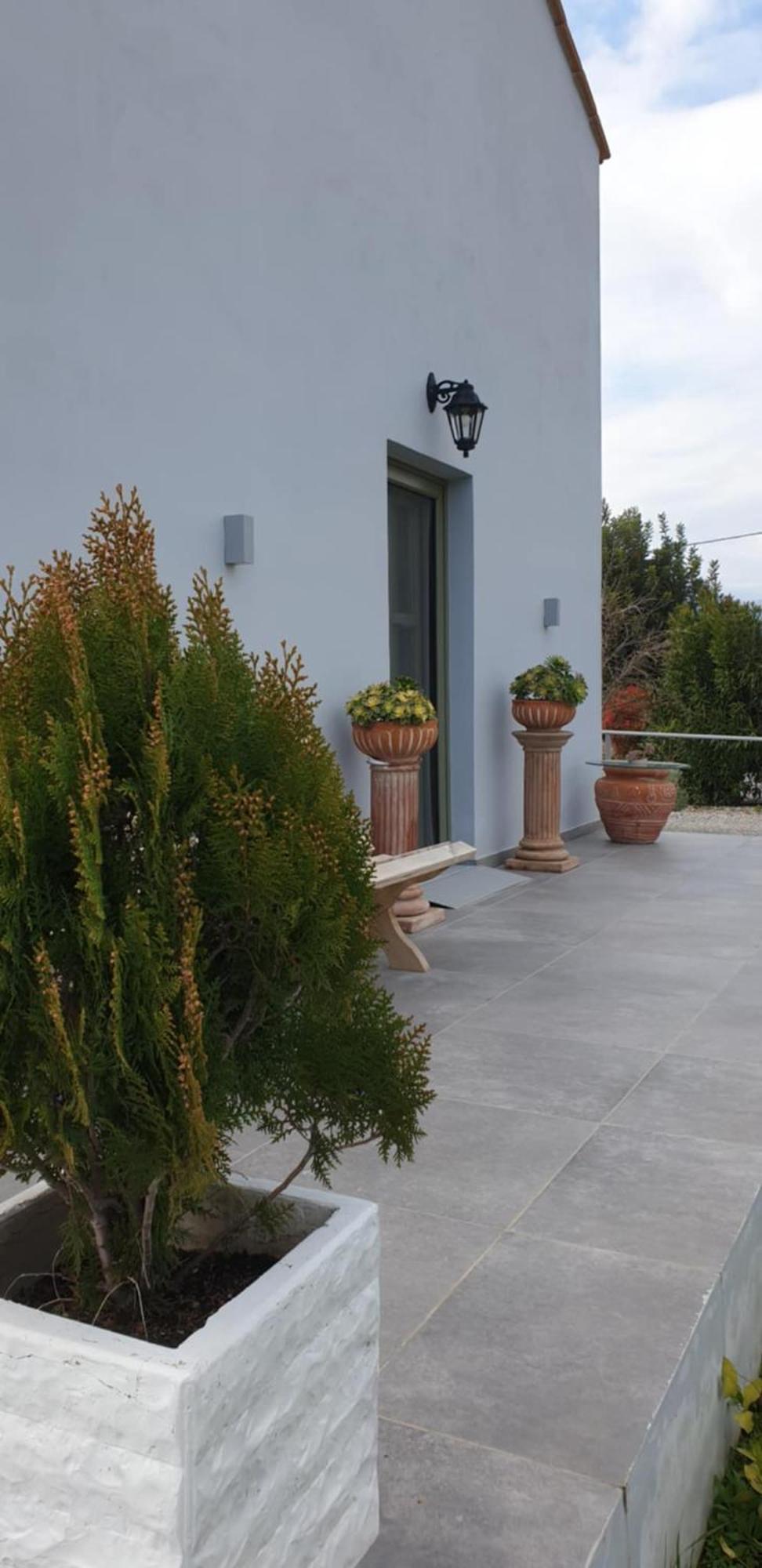 La Familia Luxury Private Maisonettes Near The Sea Gythio Exterior photo